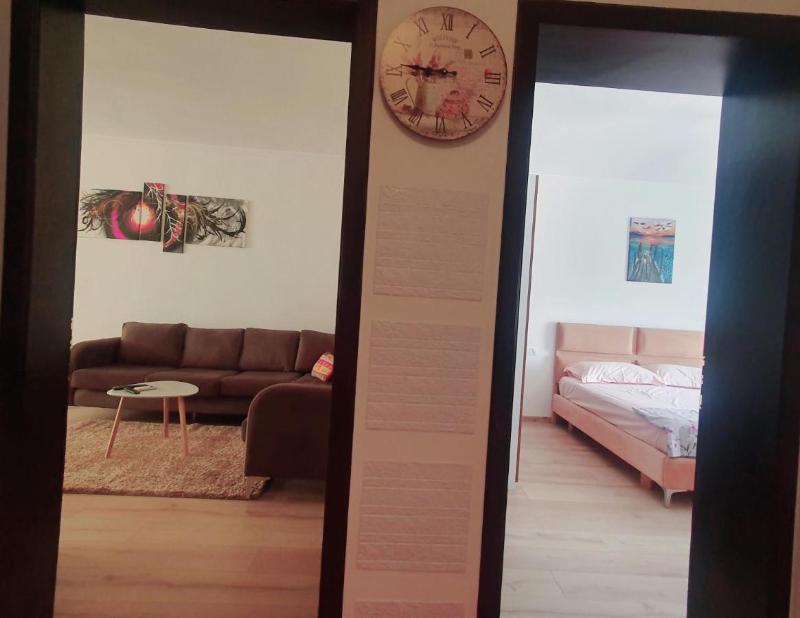 Apartment In The Heart Of Tirana , Bllok Exterior photo