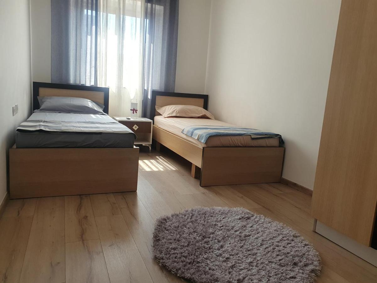 Apartment In The Heart Of Tirana , Bllok Exterior photo