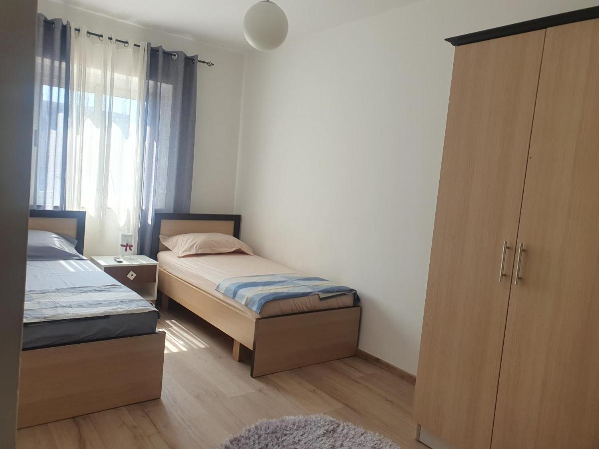Apartment In The Heart Of Tirana , Bllok Exterior photo