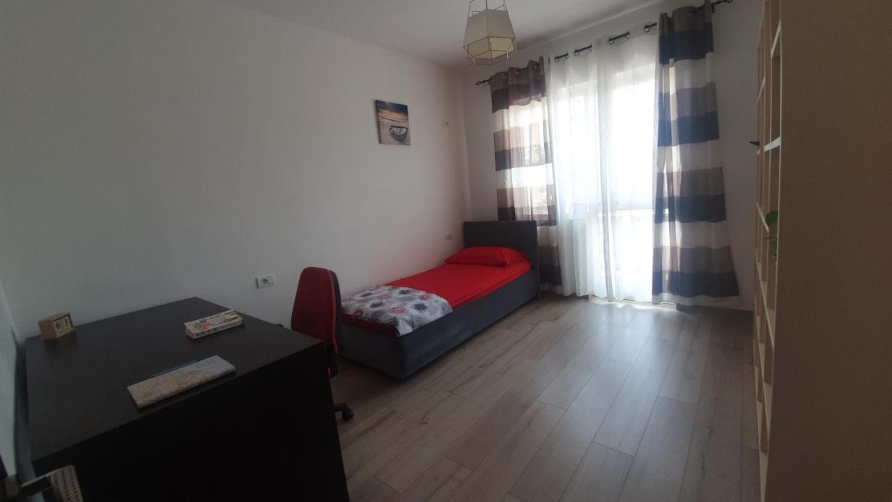 Apartment In The Heart Of Tirana , Bllok Exterior photo