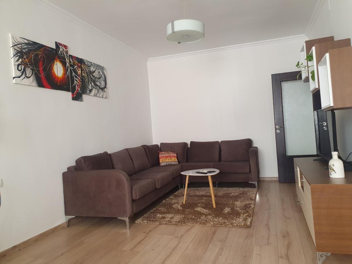 Apartment In The Heart Of Tirana , Bllok Exterior photo