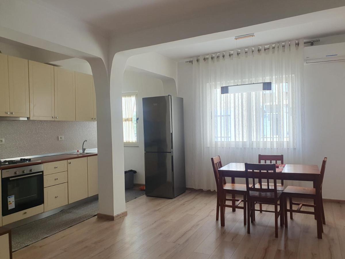 Apartment In The Heart Of Tirana , Bllok Exterior photo