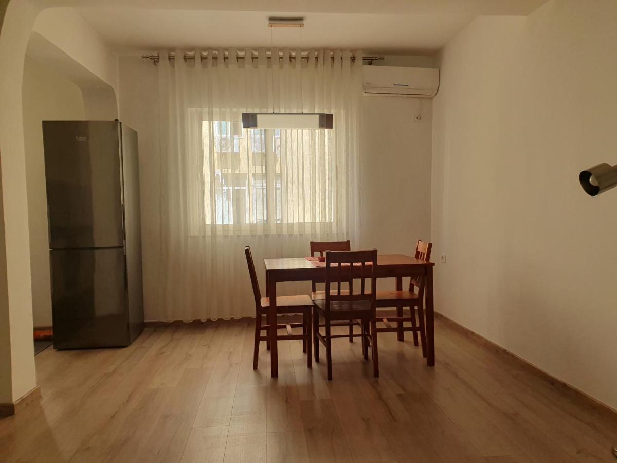 Apartment In The Heart Of Tirana , Bllok Exterior photo